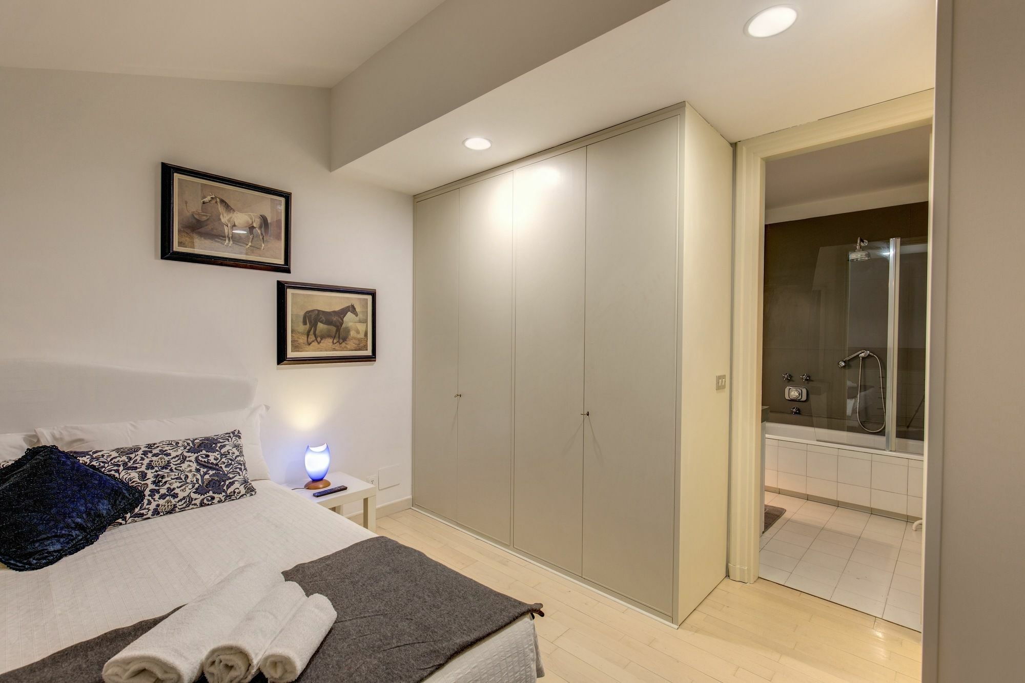 Trevi Miracle Suite Rome Bagian luar foto