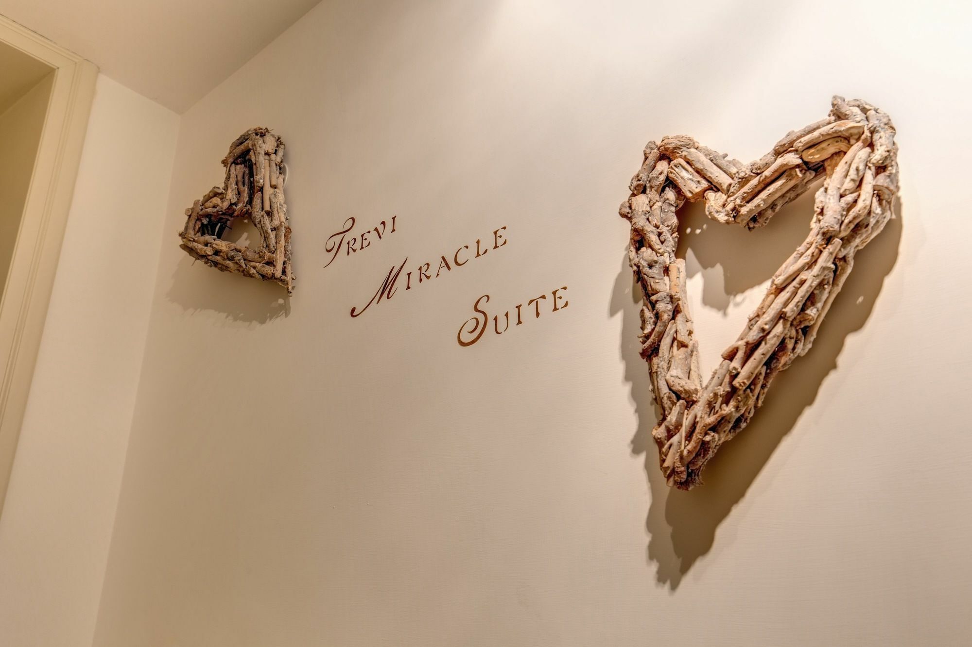 Trevi Miracle Suite Rome Bagian luar foto